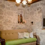 With 3 Bedrooms In Rab וילה סופטרסקה דראגה