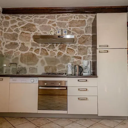 With 3 Bedrooms In Rab Villa
