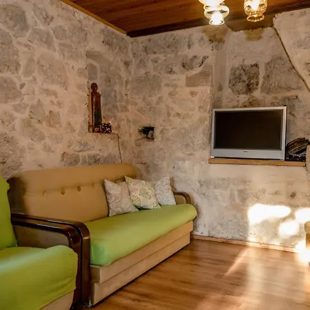 Villa With 3 Bedrooms In Rab