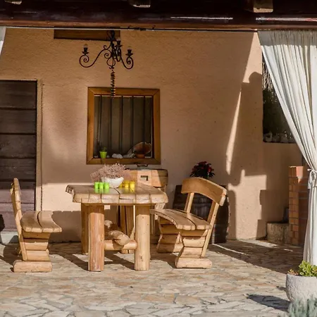 With 3 Bedrooms In Rab