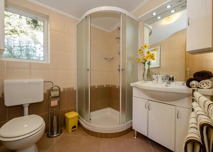 With 3 Bedrooms In Rab *