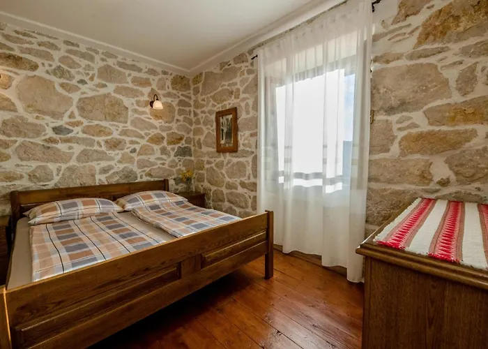 With 3 Bedrooms In Rab * Supetarska Draga