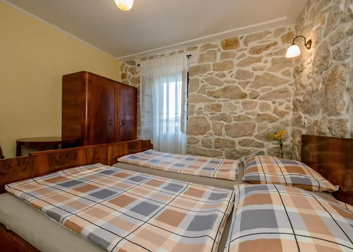 With 3 Bedrooms In Rab *
