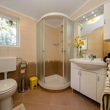 With 3 Bedrooms In Rab Supetarska Draga
