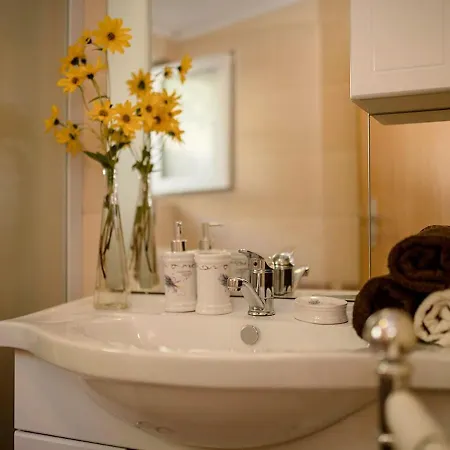 With 3 Bedrooms In Rab Супетарска-Драга