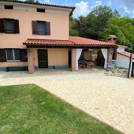 Вилла With 3 Bedrooms In Rab