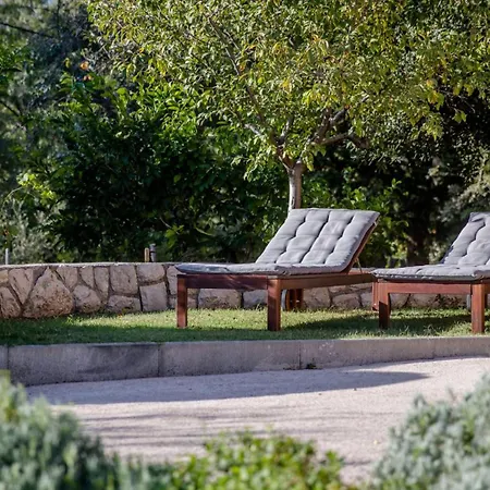 With 3 Bedrooms In Rab Супетарска-Драга