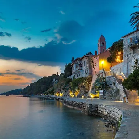 With 3 Bedrooms In Rab * Супетарска-Драга