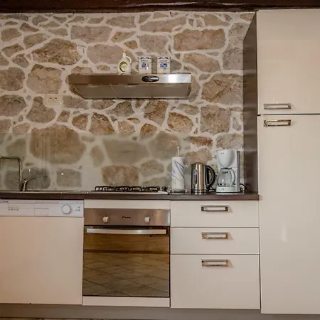 With 3 Bedrooms In Rab * Supetarska Draga