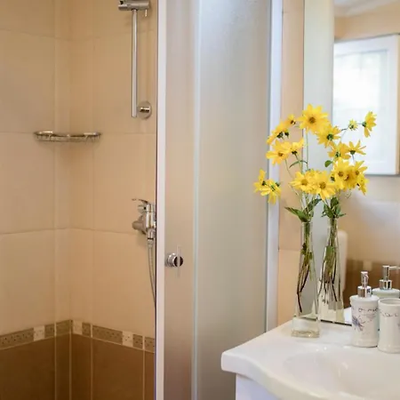 With 3 Bedrooms In Rab Villa Supetarska Draga