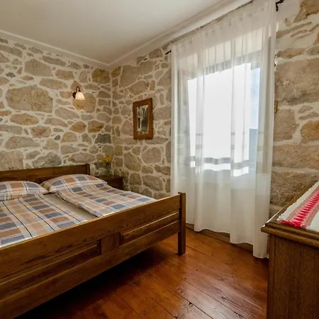 With 3 Bedrooms In Rab * Supetarska Draga