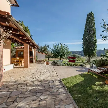 Villa With 3 Bedrooms In Rab