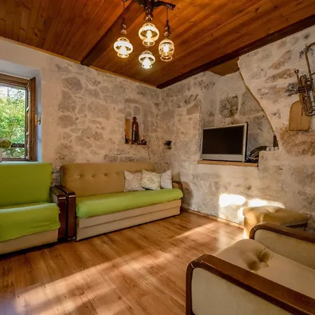 With 3 Bedrooms In Rab Villa