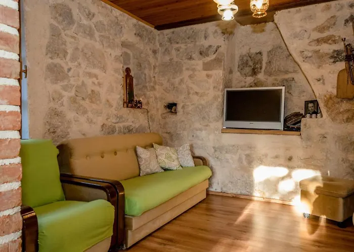 ヴィラ With 3 Bedrooms In Rab